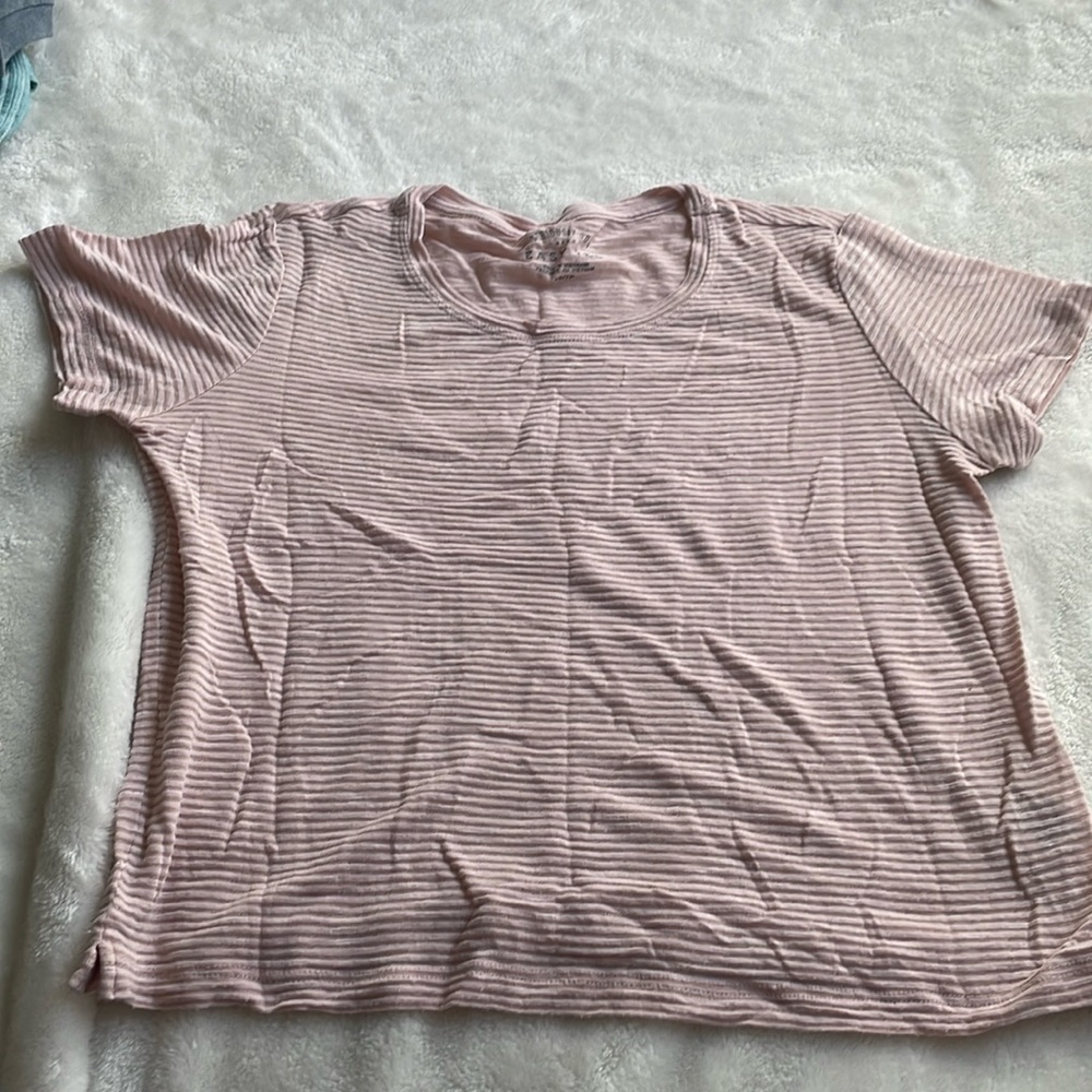Pink Aeropostale cropped shirt